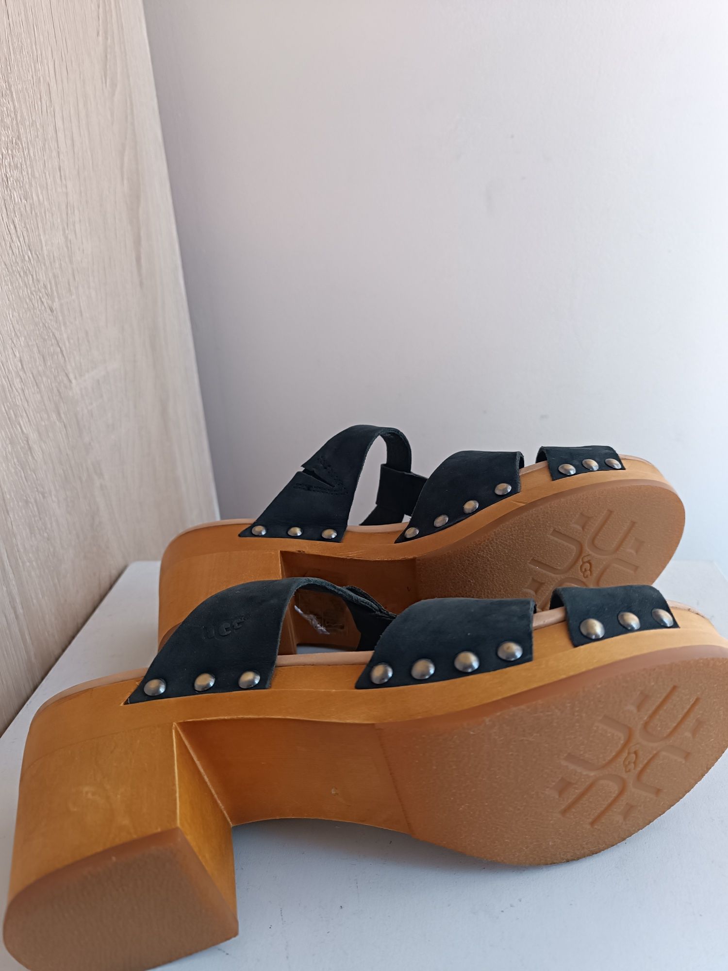 Нови дамски сандали сабо от естествена кожа на UGG