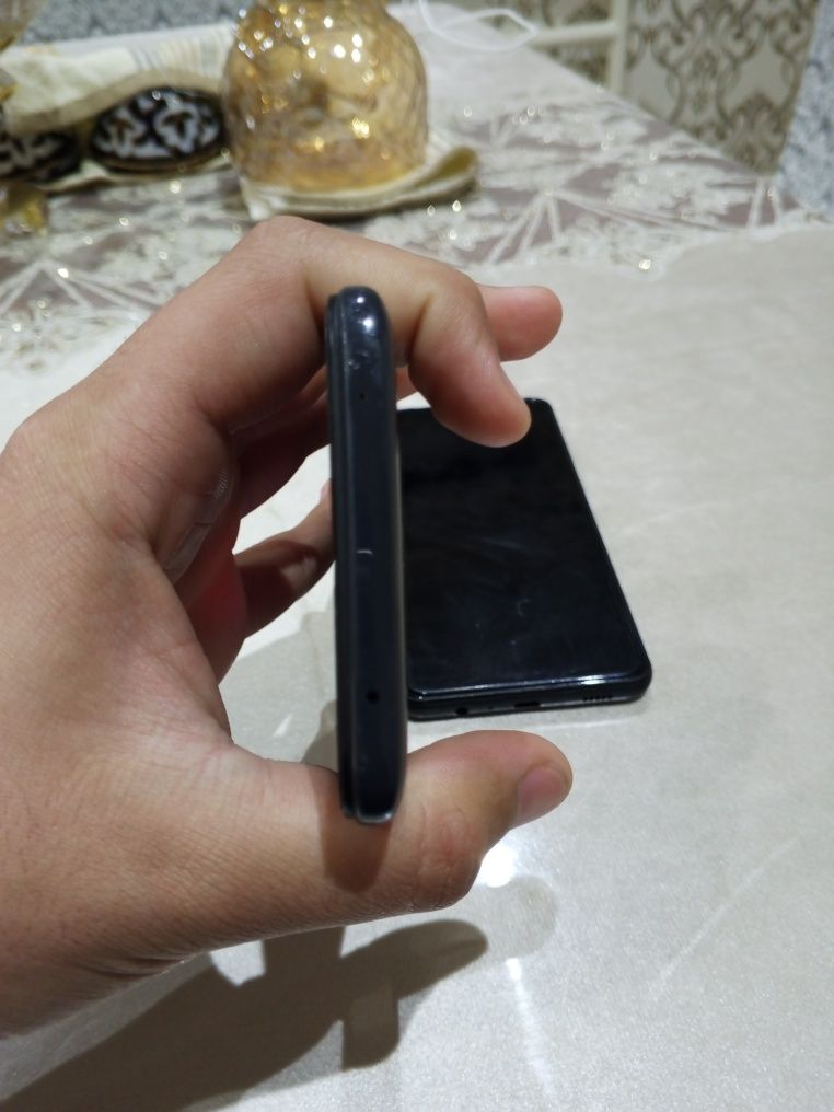 Redmi 8 Shu yozig'chiqib qogan