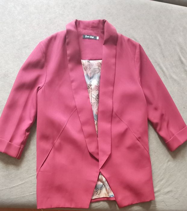 Kostyum yangi razmer qirq olti