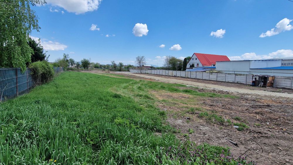 2440 mp cu Autorizatie de construire  pentru două case-plata în transe