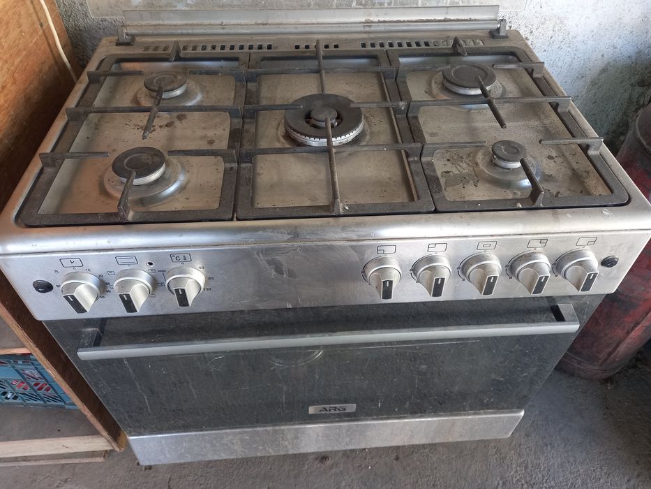 Продам газ плиту