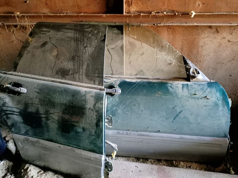 Двери Субару Форестер