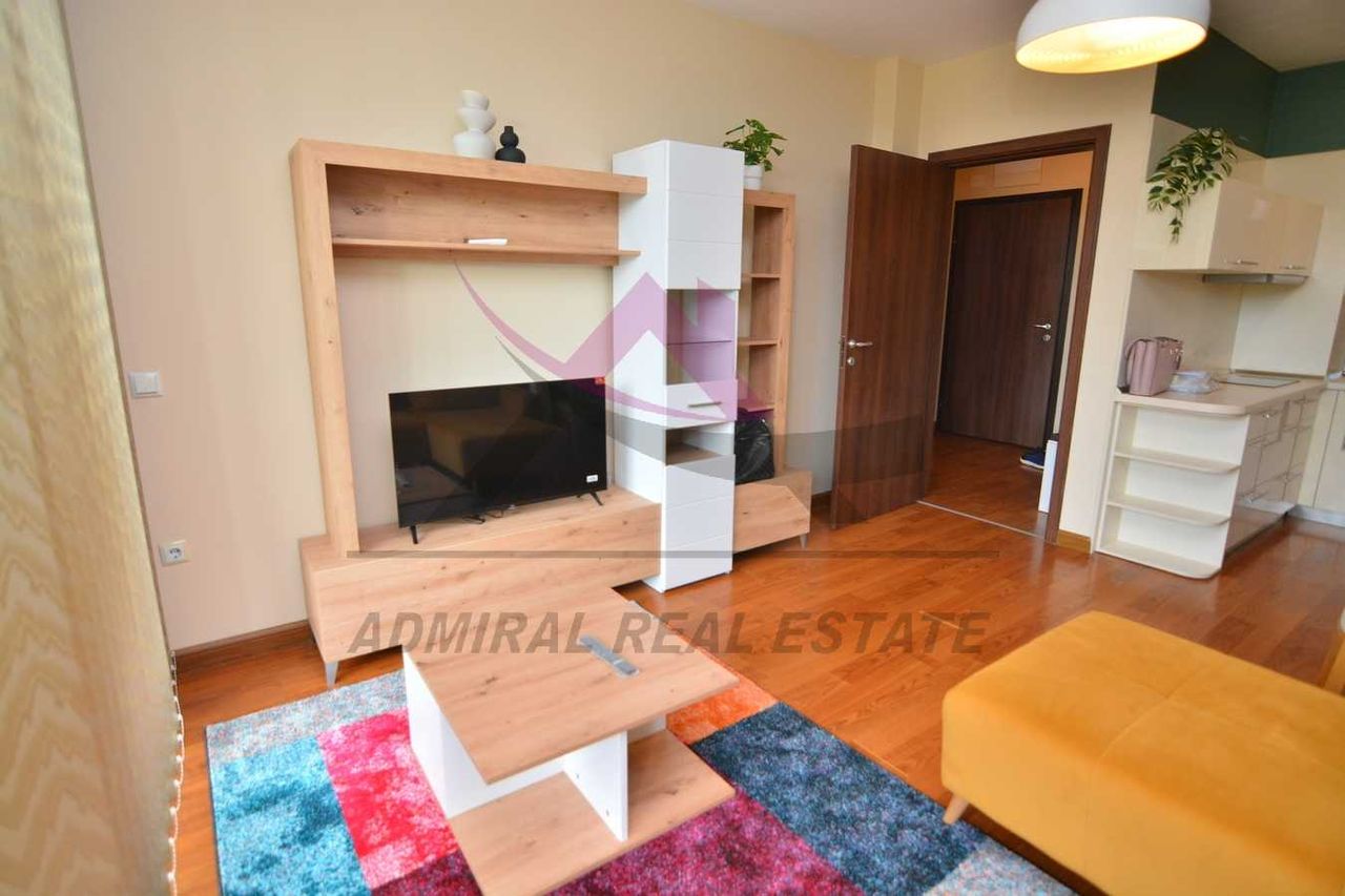 Дава се под наем Двустаен апартамент в Варна, м-т Траката - 60 кв.м за 500 € - Снимка #1
