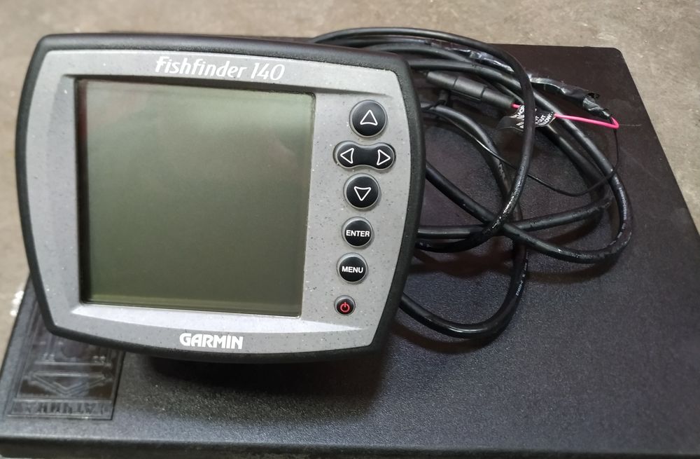 Сонар Garmin Fishfinder 140 , сонда Airmar P58