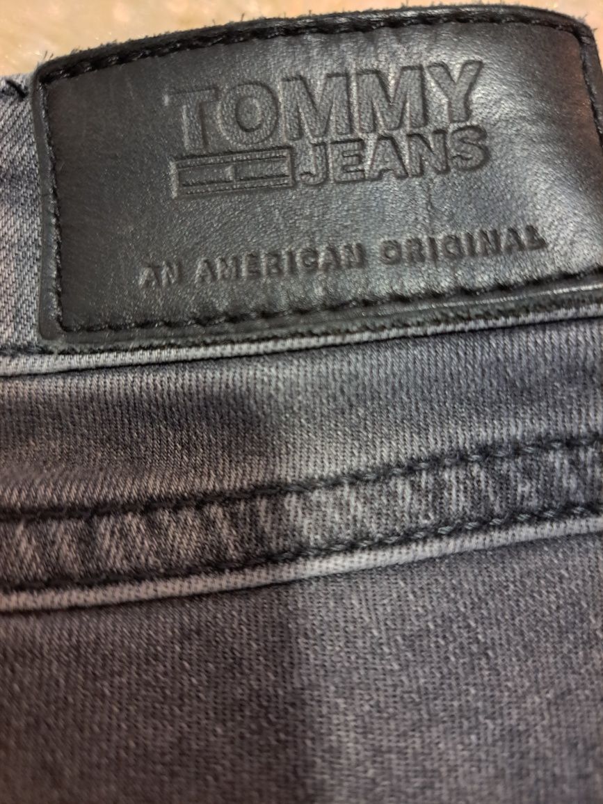 Tommy jeans 28 размер