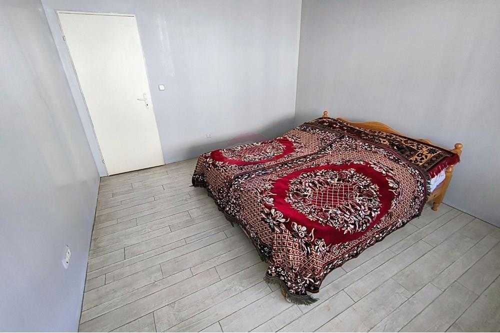 Продава се Тристаен апартамент в Шумен, Център - 125 кв.м за 1056 €/кв.м - Снимка #4