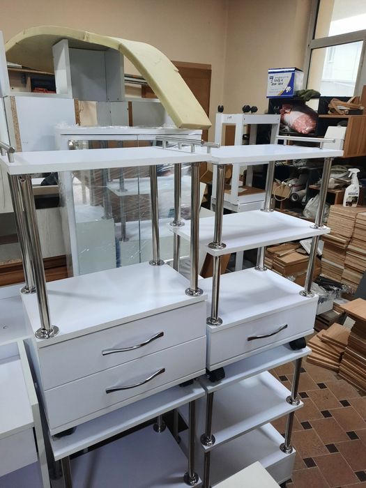 Тележка, помощница, каталка, этажерка, тумбочка  на колёсиках.