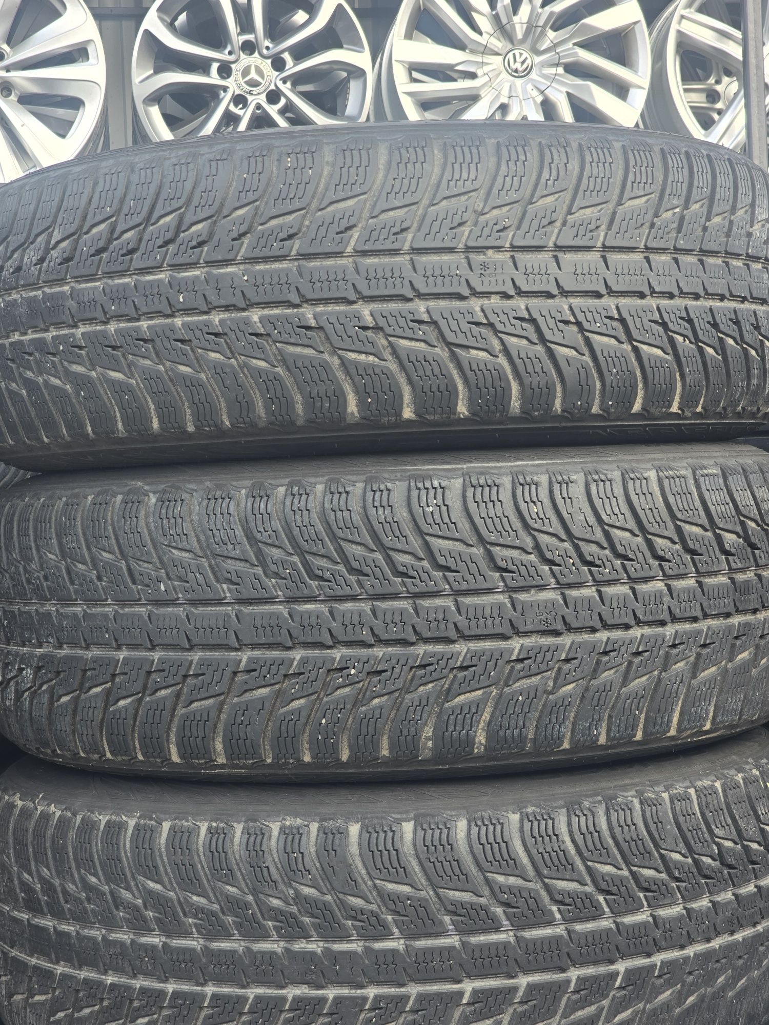 4 Броя 235/55/19 Nokian 2x6mm 2x5,6mm
