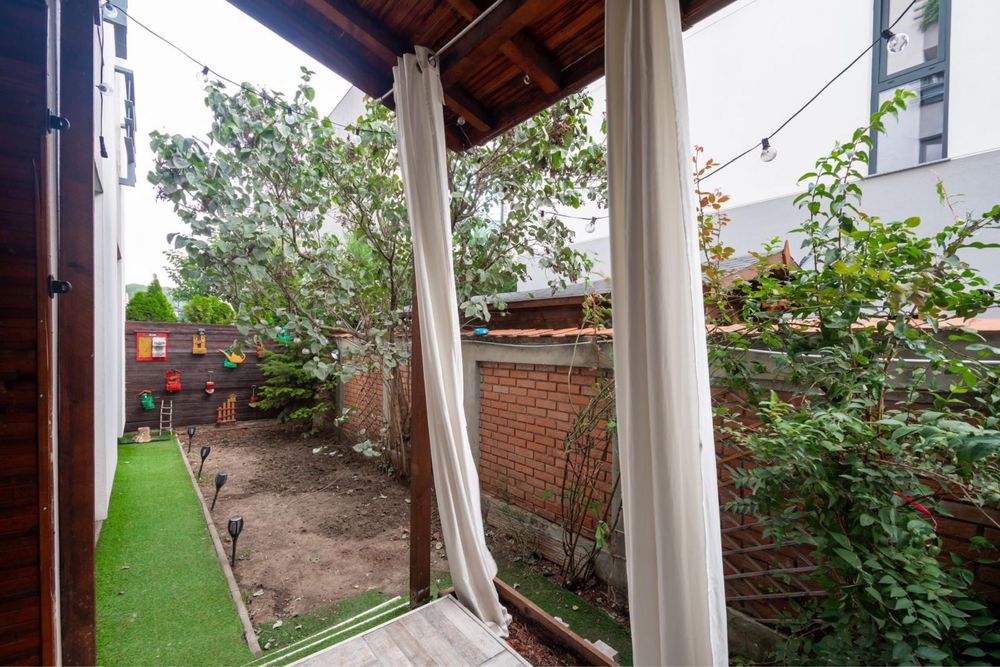 Apartament cu gradina si piscina interioara, Pipera Erou Iancu Nicolae