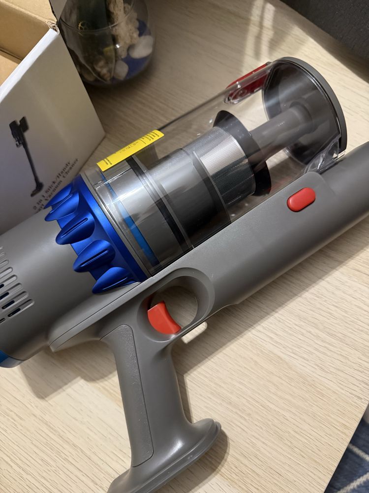Прахосмукачка Dyson v15 Detect Fluffly