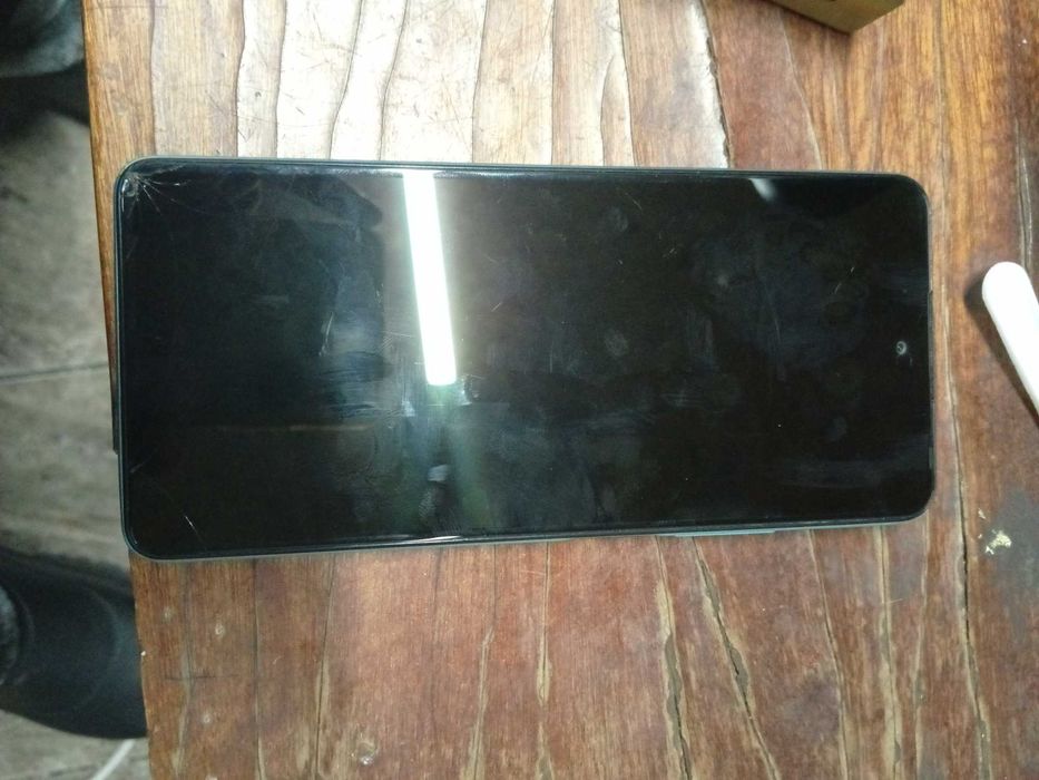 Infinix hot 30 8+8/256