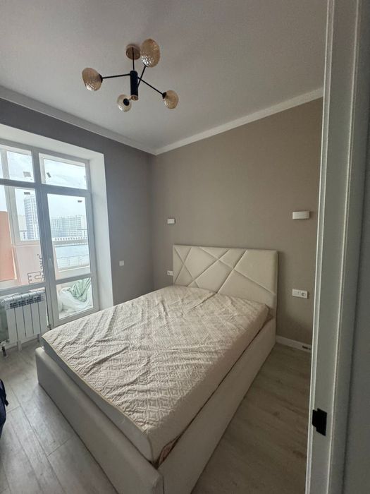 Продам Кровать с матрасом,уступлю реалному клиенту