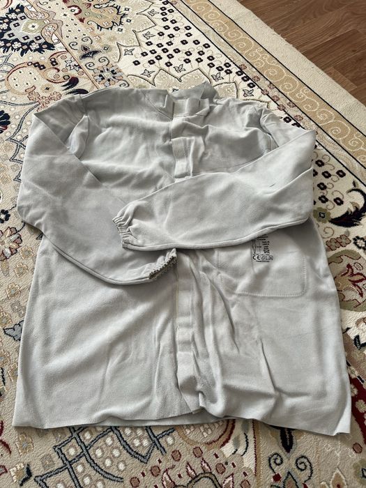 Костюм          .