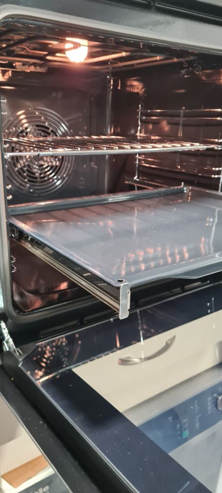 Като Нова Фурна за вграждане Gorenje 77л