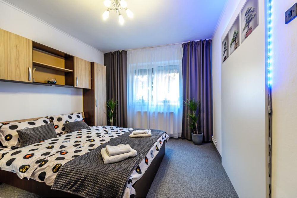 Apart. 2  camere regim hotel apartament lux (2 min de Adora Park)