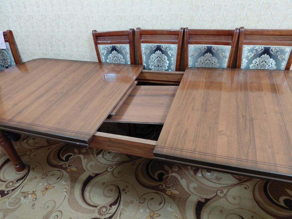 Стол раздвижной, без стульев