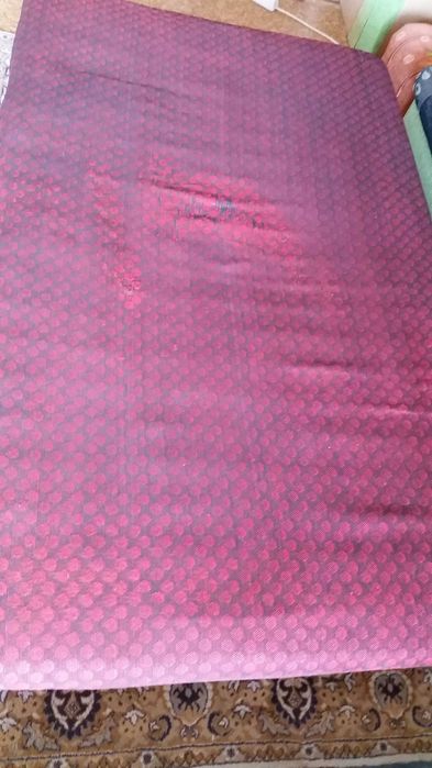 Подарявам матрак с дървена основа