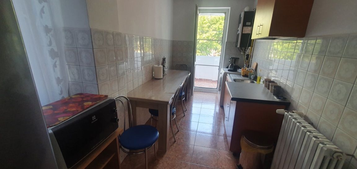 Cazare / Apartament de inchiriat cu 4 camere, 100m2