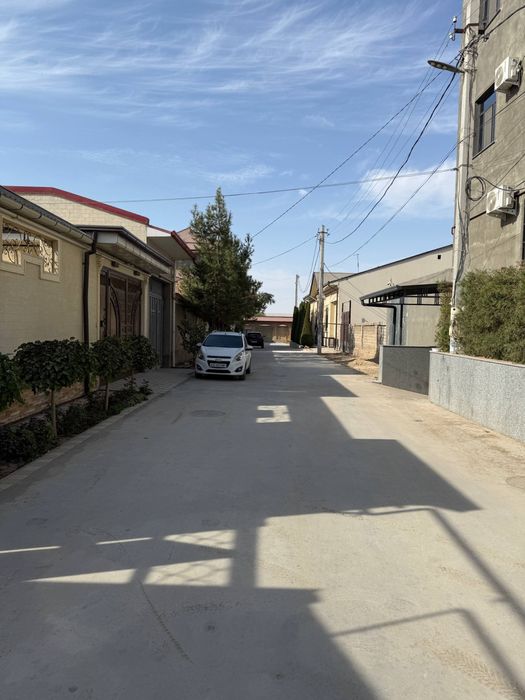 Продам участок в кибрае 2 сотки. Дом 300кв.м