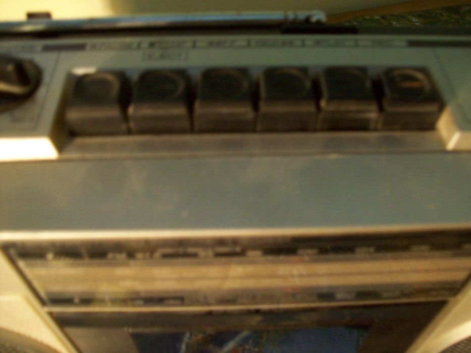 Касетофон HITACHI модел номер TRK-6801E