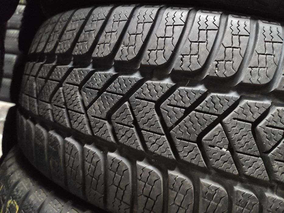 4бр Зимни гуми 225 50 17 - Pirelli