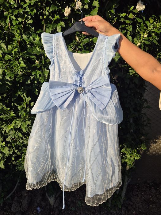 Rochita Cenușăreasa, 4-5 ani