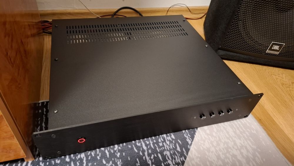 Carcasa amplificator + componente