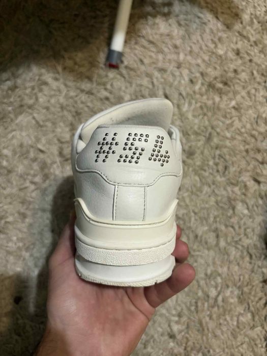 Adidasi Louis Vuitton