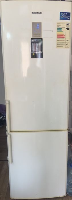 Холодильник Samsung 188 см, рабочий.