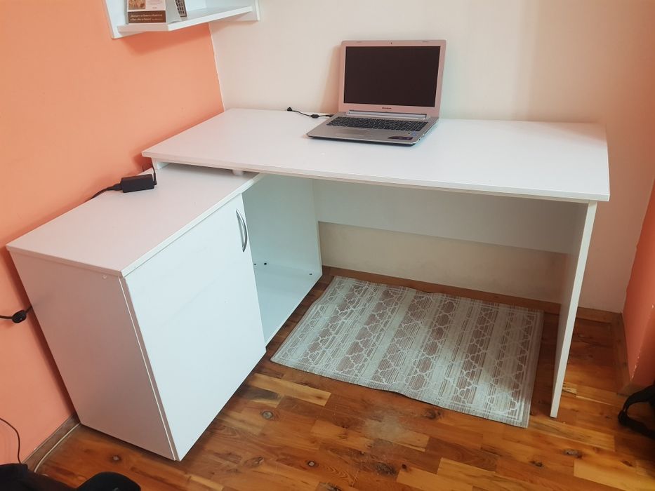 Бюро с  етажерки