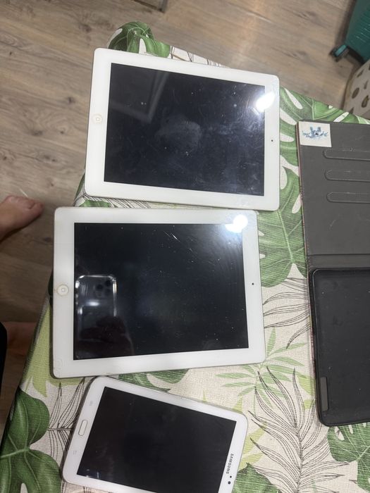 Продам айпад 4,5 и планшет