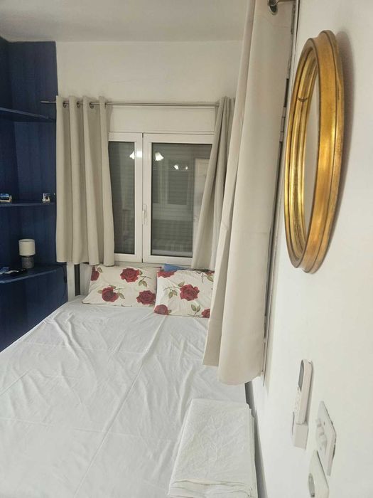 Триетажна къща в Кариани