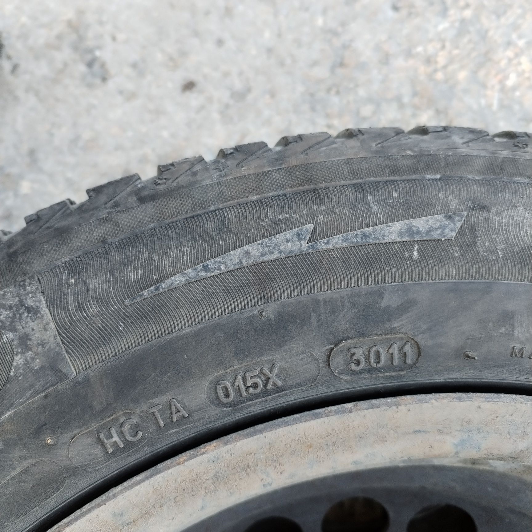 Гуми с джанти 195 / 65 R 15 за мерцедес Ц класа