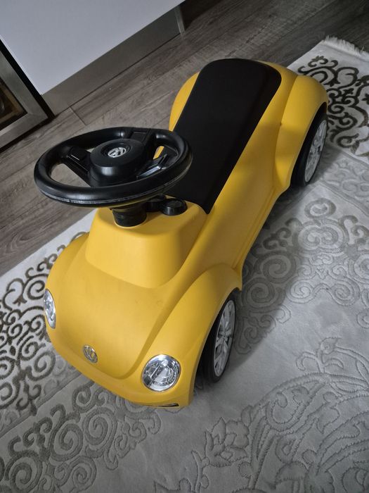 Masinuta  folosita doar in casa. Material trainic,