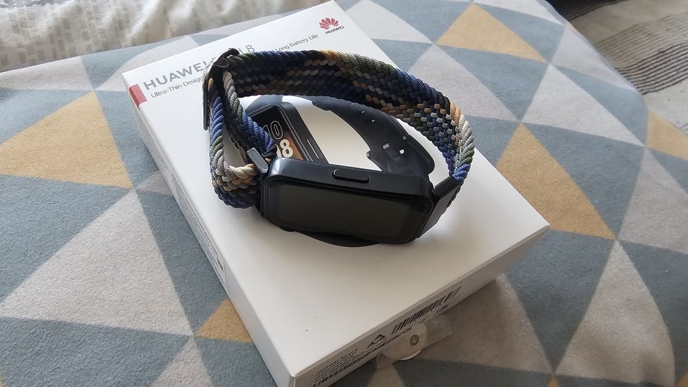 Vand bratara fitness Huawei Band 8