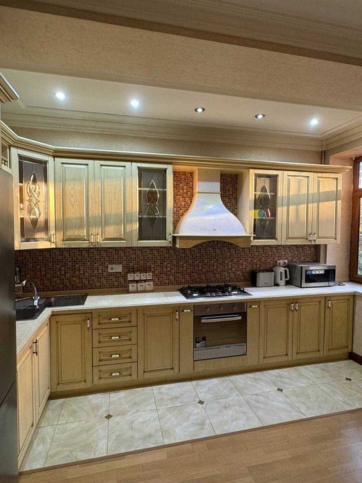 Фидокор ул.(быв.Чехова) над кафе "Бон" Габус м-в Гаспитальный 118 кв.м