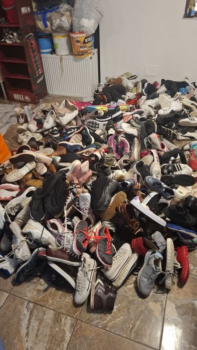 Marfa haine încălțăminte pentru targuri