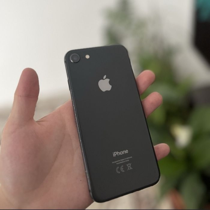 iphone 8  обмен не интересует