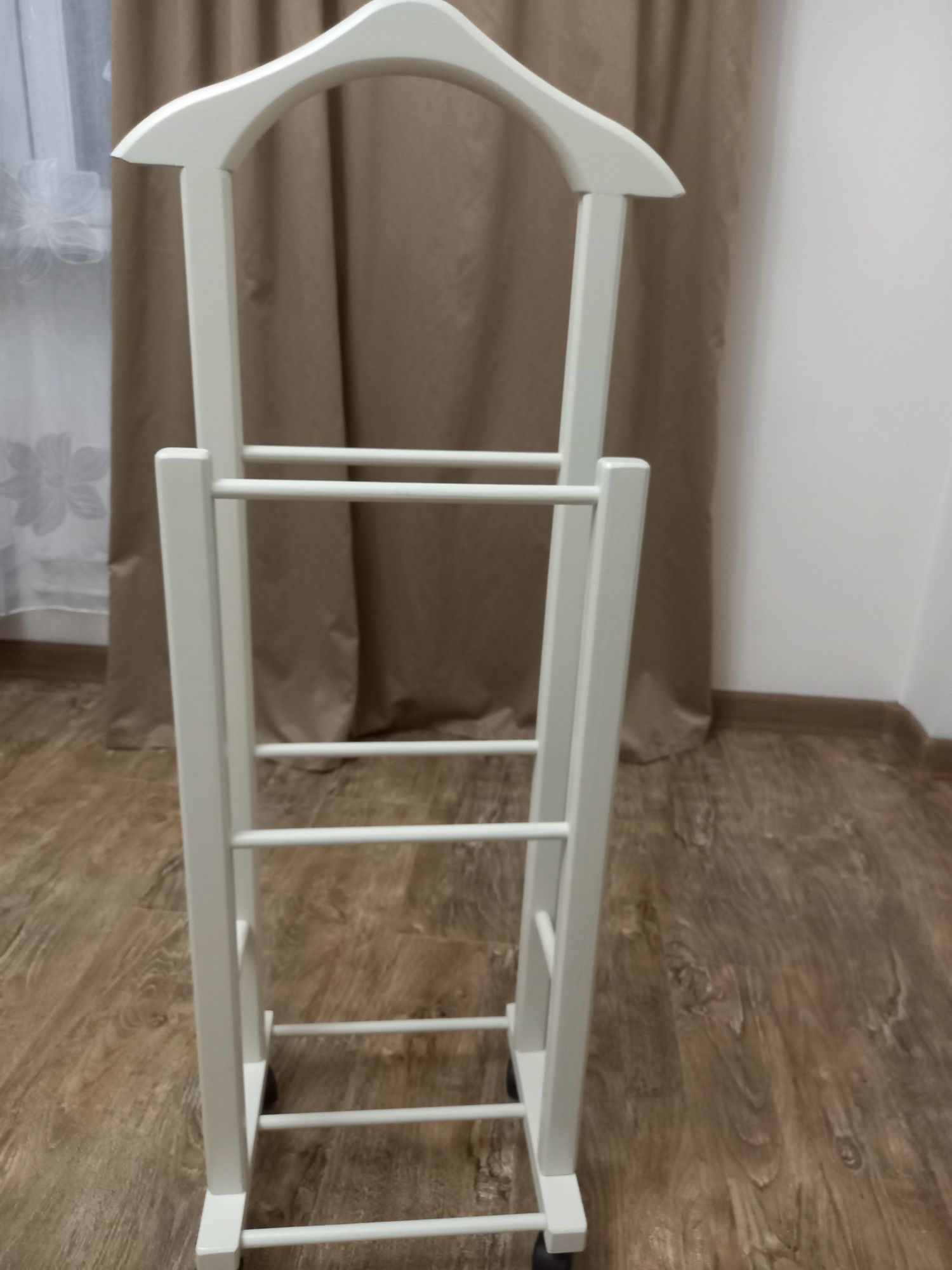 Продается напольная вешалка