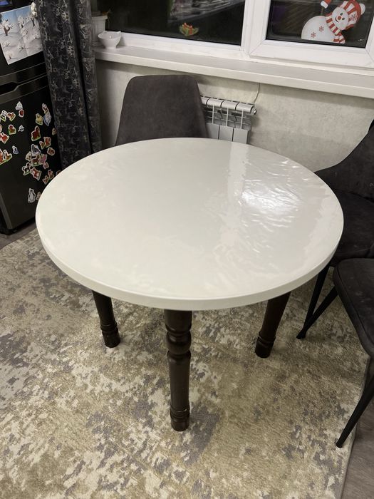 Продам стол круглый