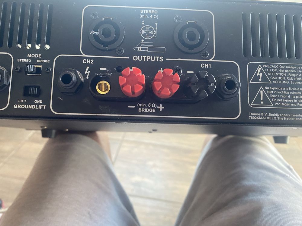 vând amplificator vonyx VXA-2000