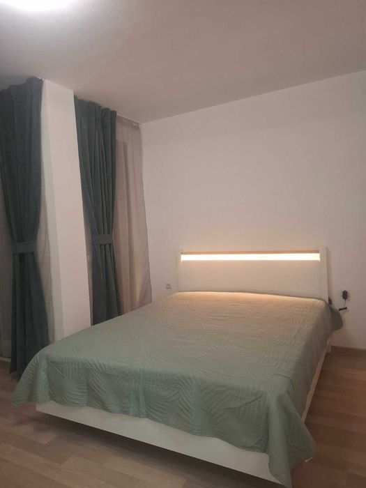 Дава се под наем Двустаен апартамент в Варна, Център - 75 кв.м за 561 € - Снимка #1