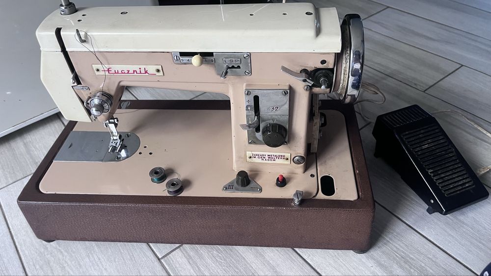 Masina de cusut vintage  Lucznik