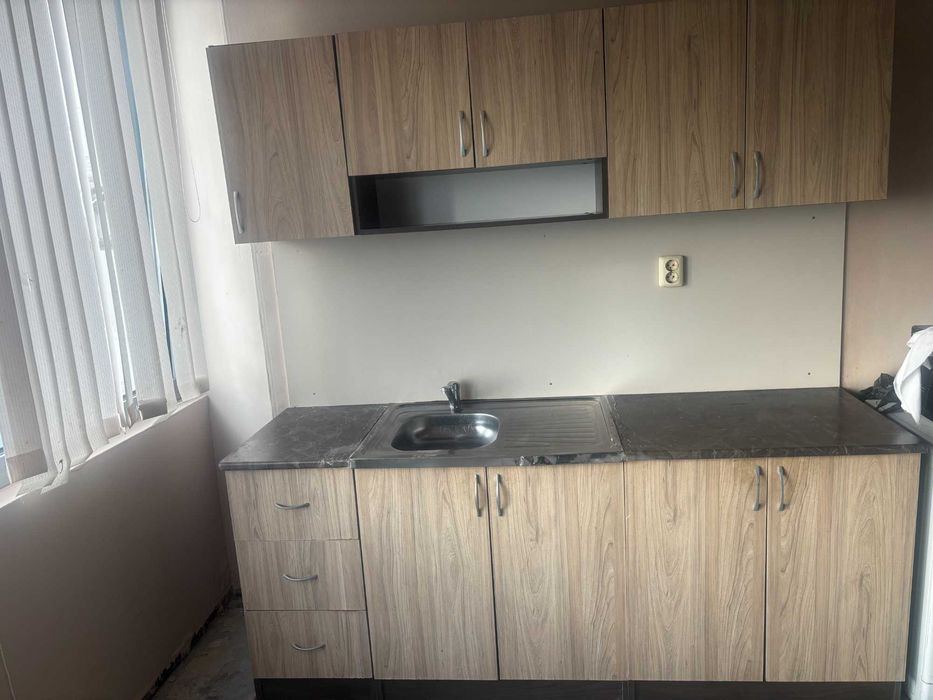 Кухненско обзавеждане с мивка и смесител, с размери 200см./60см./86см.