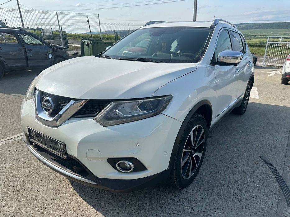 Dezmembrez / Dezmembrari / Piese / Accesorii Nissan x-trail alb 2015 1.6 dci R9M 4x4 volan stanga