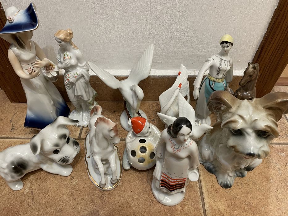 Vand bibelouri din anii 80.