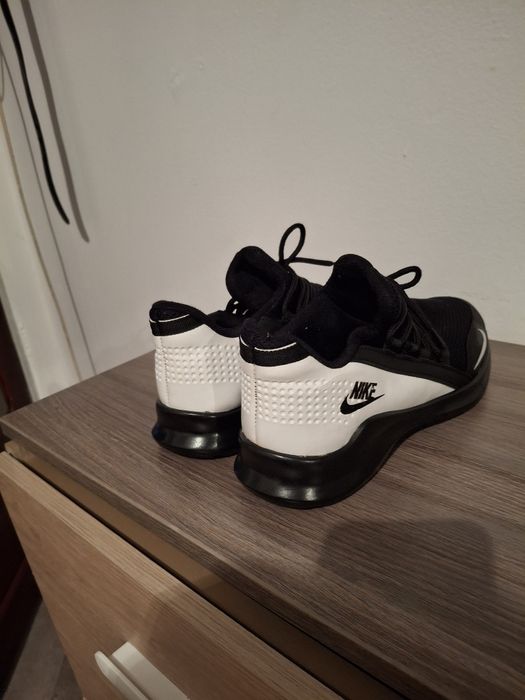 Adidași Nike 43.