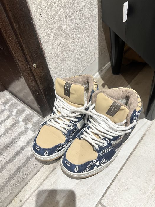 Кроссовки с мехом еа мальчика 36,37р