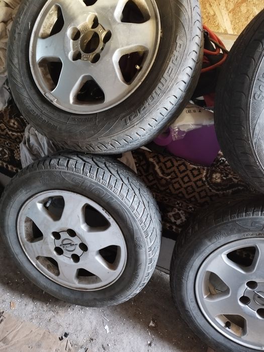 De vânzare jante cu anvelope