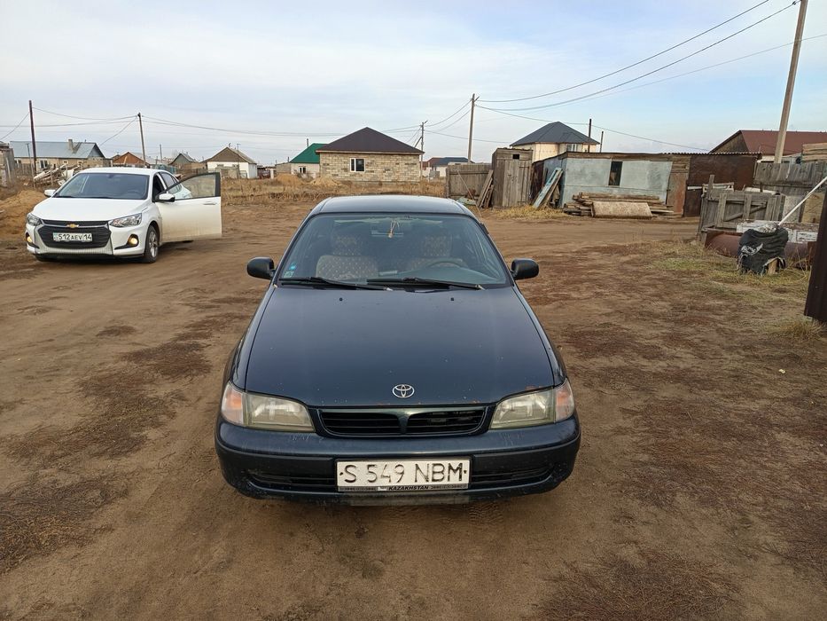 Продам Тойота Карина е